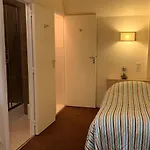 Au Petit Hotel