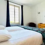 Au Petit Hotel