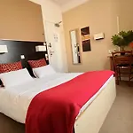 Hotel Au Petit 3*