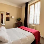 Au Petit Hotel 3*