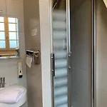 Au Petit Hotel