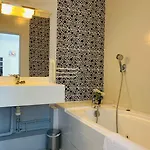 Au Petit Hotel