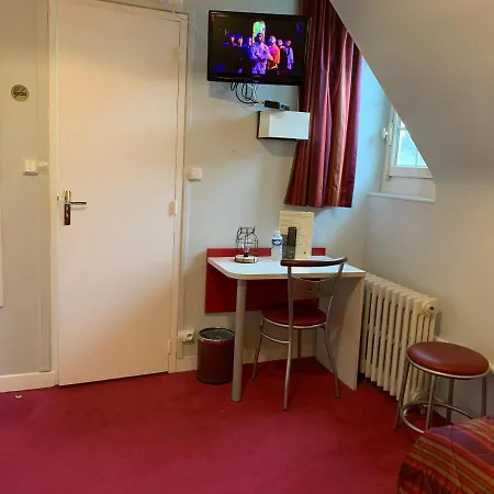 Au Petit Hotel 3*