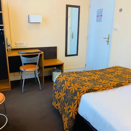 Au Petit Hotel