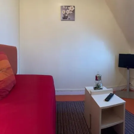 Au Petit Hotel 3*