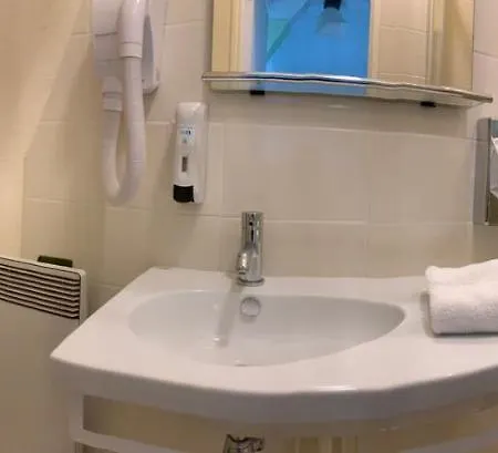 Hotel Au Petit 3*
