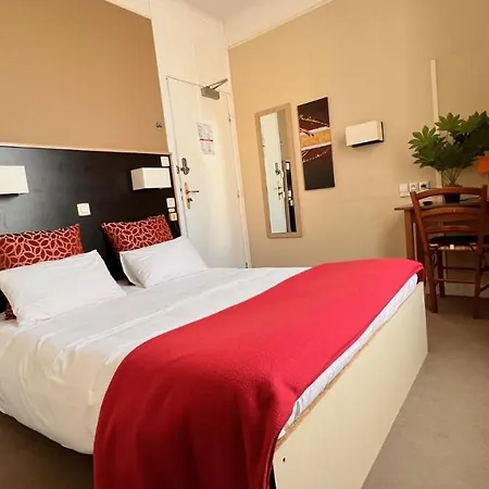 Hotel Au Petit 3*
