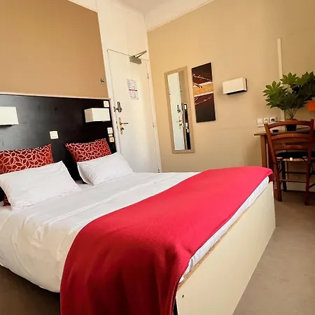 Au Petit Hotell Vivoin