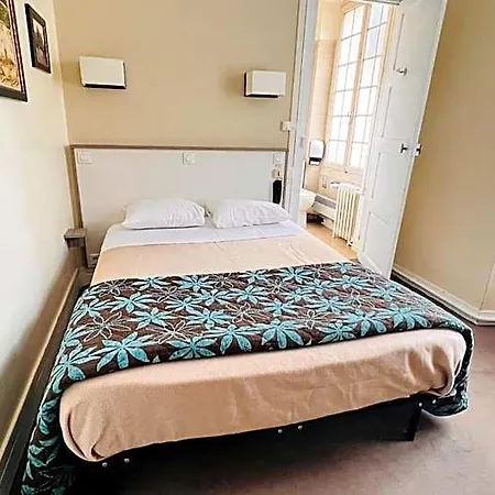 Au Petit 3* Vivoin
