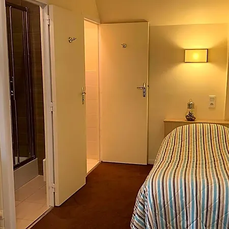 Au Petit Hotel 3*