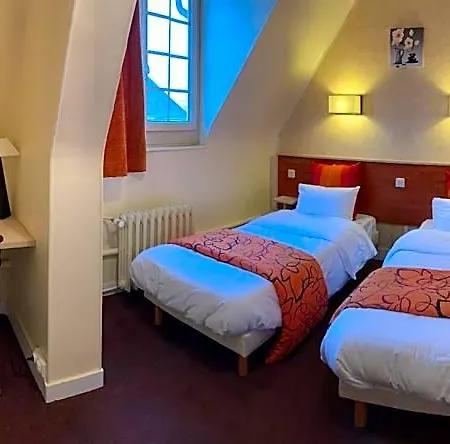 Au Petit Hotel 3*
