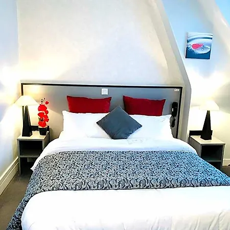 Au Petit Hotel 3*