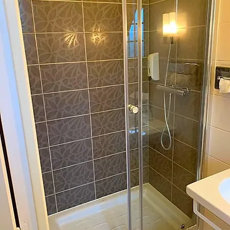 Hotel Au Petit 3*