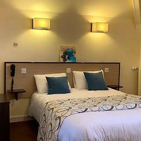 Au Petit Hotel