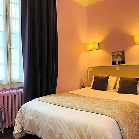 Au Petit Hotel