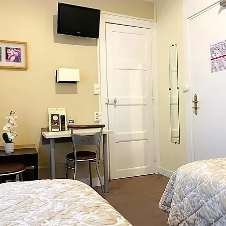 Hotel Au Petit 3*